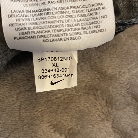 Mens Nike Long Tee - Size XL - 834648 091 - Picture 10 of 10